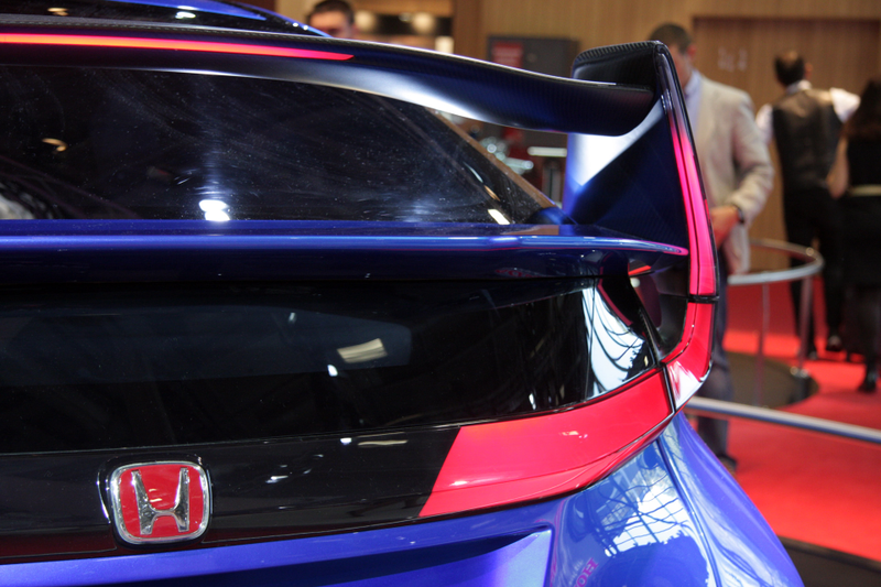 Illustration for article titled The Extreme Honda Civic Type-R Looks Like A Young Samurai Ready To Fight